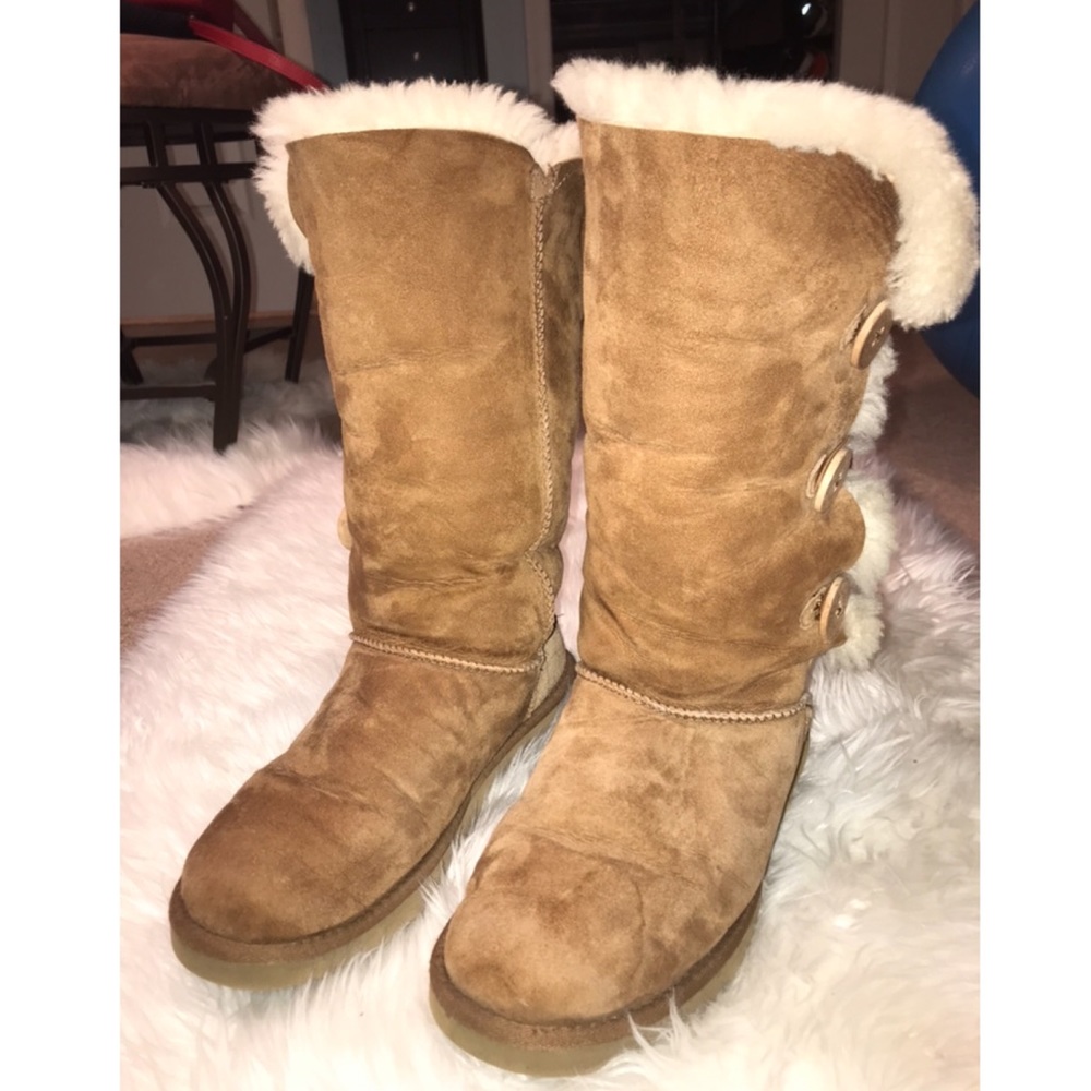 Authentic UGG Australia Bailey Button Boots